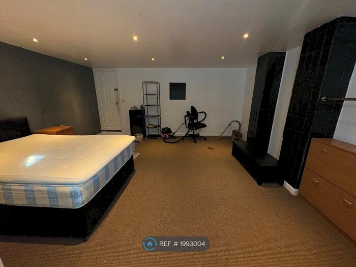 5 Bedroom Terraced House To Rent In Savile Road, Leeds, LS7