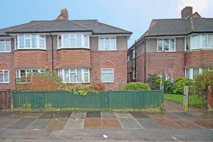 2 Bedroom Flat To Rent In Selkirk Road, Twickenham, TW2