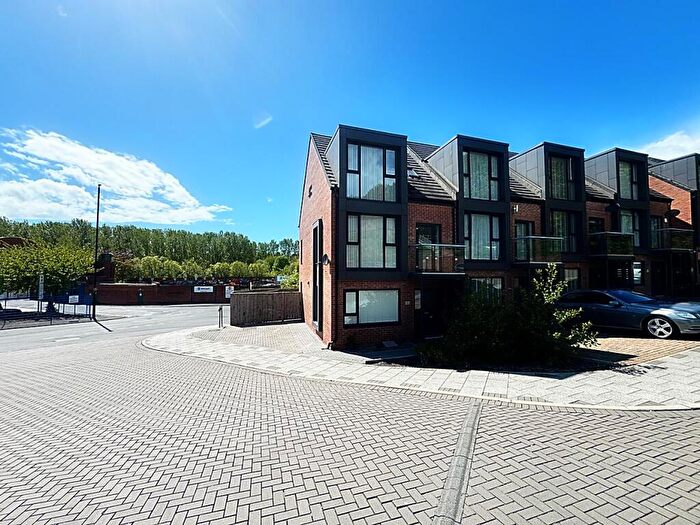 5 Bedroom Terraced House For Sale In Woodacre Mews, Millers Bank, Wallsend, NE28