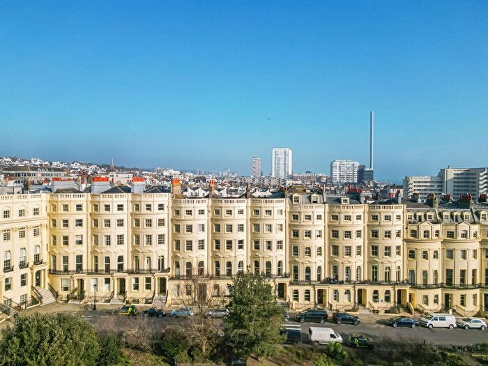 2 Bedroom Flat For Sale In Brunswick Square, Hove, BN3