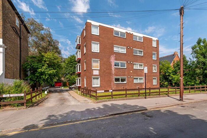 2 Bedroom Flat To Rent In Clyde Road, East Croydon, Croydon, CR0