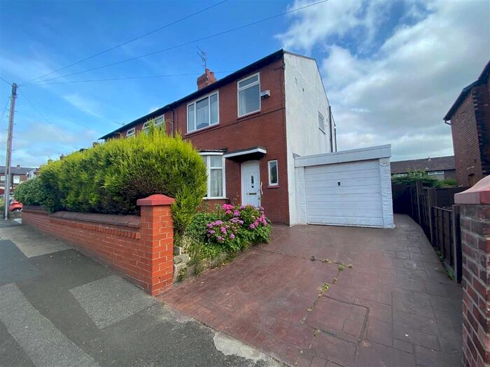 Houses for sale in Denton, M34, Greater Manchester
