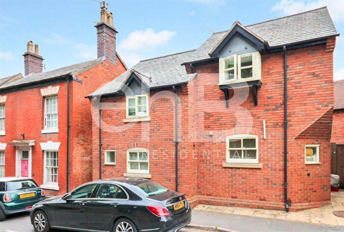 1 Bedroom Flat To Rent In Priory Road, Warwick, CV34