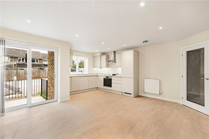 2 Bedroom Apartment To Rent In Drayton Road, Abingdon, Oxfordshire, OX14