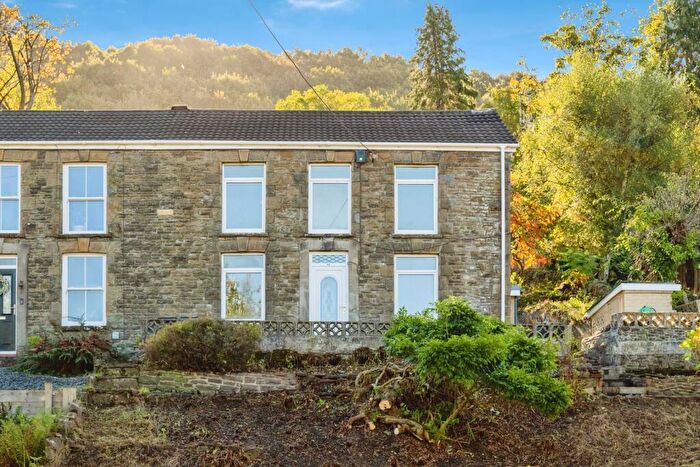 3 Bedroom Semi-Detached House For Sale In Graig Road, Alltwen, Pontardawe, Swansea, SA8
