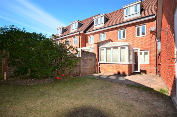 3 Bedroom Town House To Rent In Huxley Close Wexham, SL3