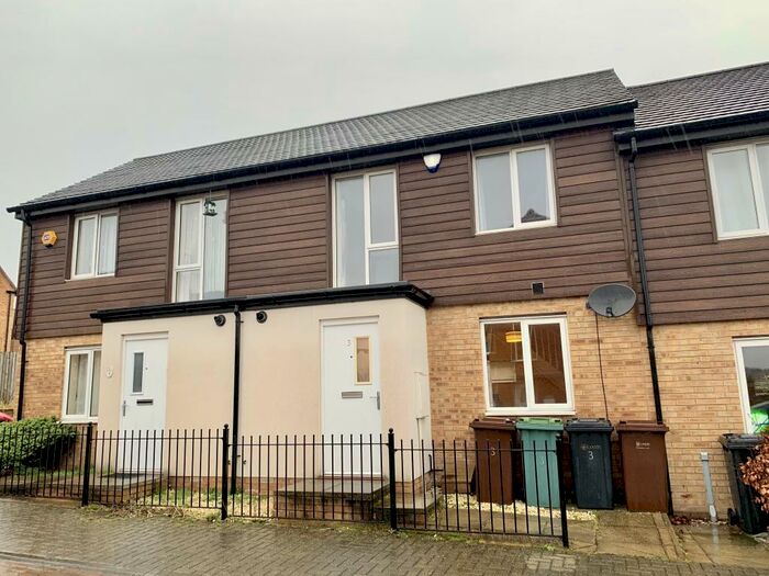 2 Bedroom House To Rent In Oaklands Court, Leeds, LS8