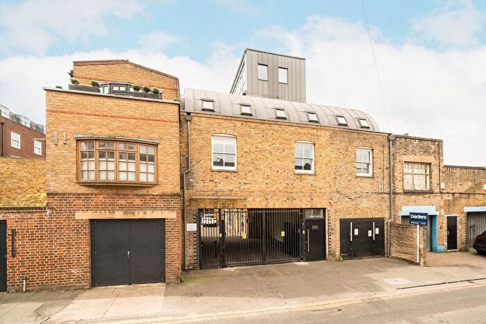 2 Bedroom Flat For Sale In Corben Mews, London, SW8