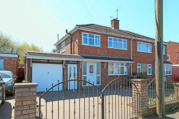 3 Bedroom Semi-Detached House To Rent In Broadway Avenue, Trench, Telford TF2