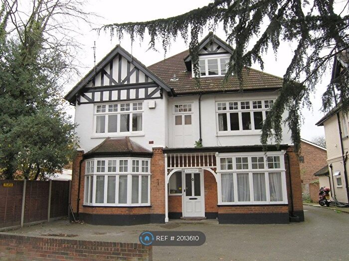 1 Bedroom Flat To Rent In Greenways, West Byfleet Surrey, KT14