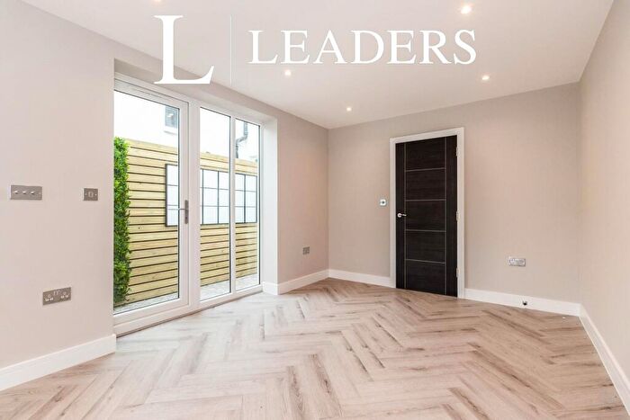 2 Bedroom Apartment To Rent In Victoria Road, Sutton, SM1