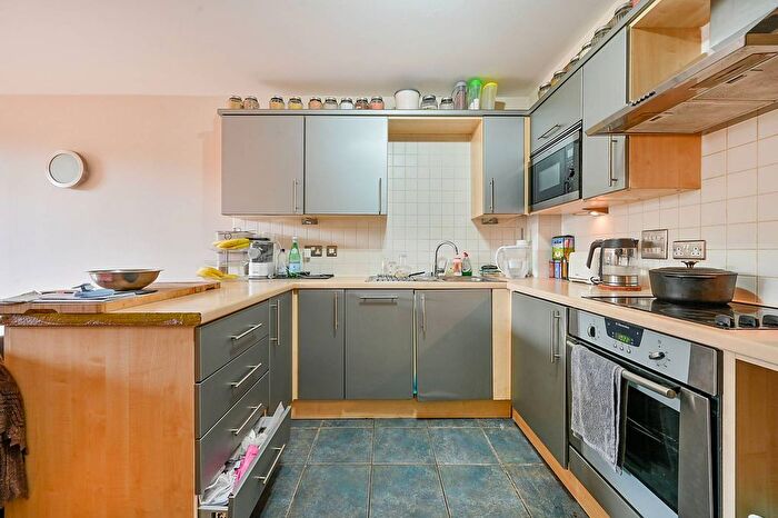 2 Bedroom Flat To Rent In Prince Of Wales Terrace, Turnham Green, London, W4