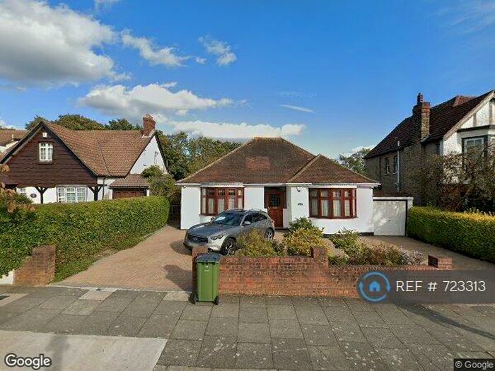 3 Bedroom Detached House To Rent In Glenesk Road, London, SE9