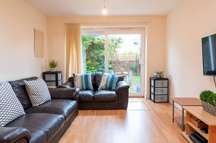 5 Bedroom House To Rent In Courtenay Street, Cheltenham, GL50