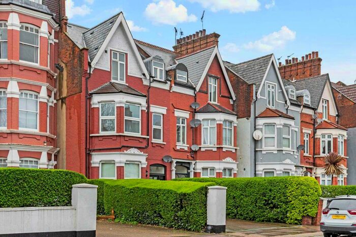 2 Bedroom Flat To Rent In Chichele Road, London, NW2