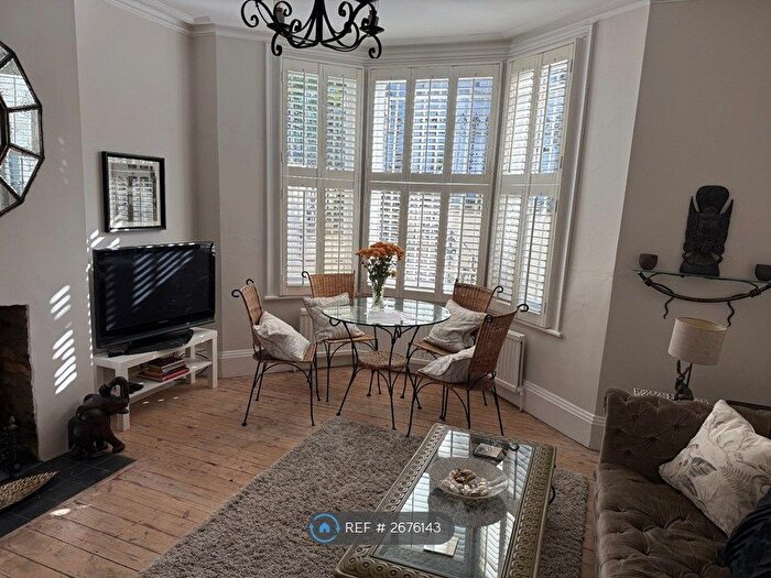 2 Bedroom Flat To Rent In Mirabel Road, London, SW6
