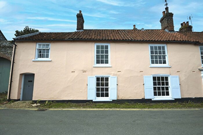 2 Bedroom Terraced House To Rent In Blakeney, NR25