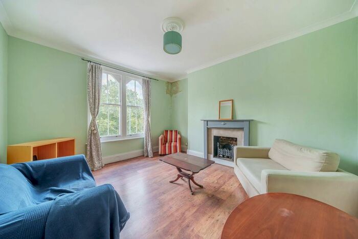 2 Bedroom Flat To Rent In St Margarets Grove, Woolwich, London, SE18