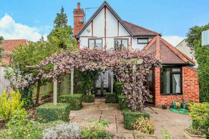 Houses for sale & to rent in RG8 7JY, Purley Way, Pangbourne Reading