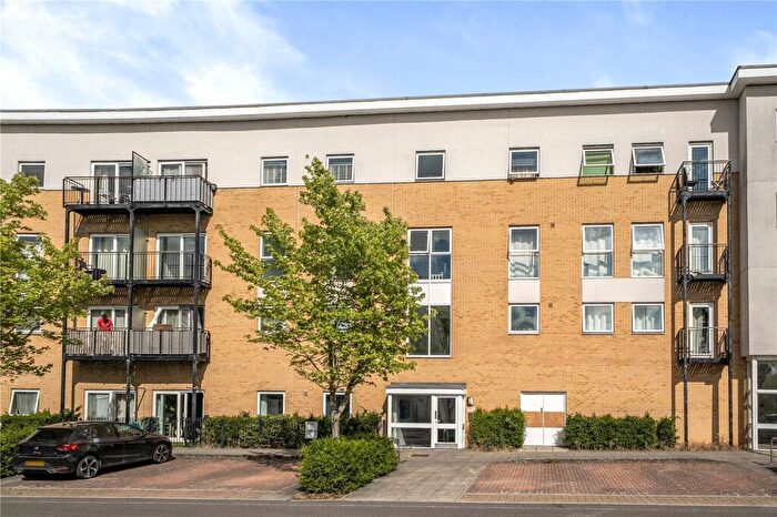 2 Bedroom Apartment For Sale In Drake Way, Reading, Berkshire, RG2