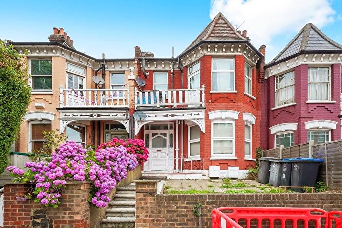 2 Bedroom Flat For Sale In Burnley Road, London, NW10