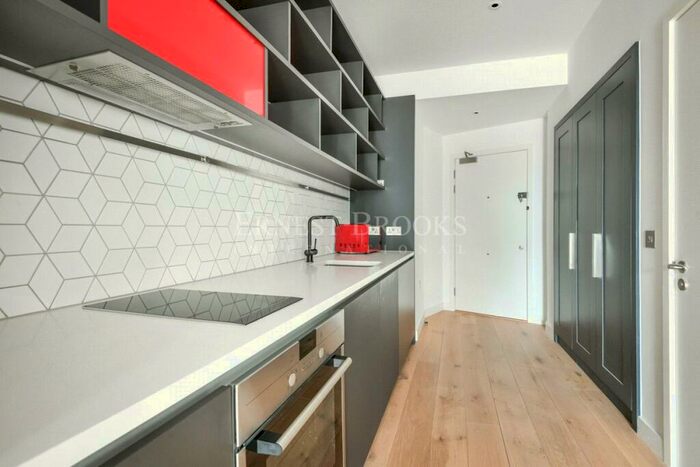 Apartment To Rent In Grantham House, London City Island, Canning Town, E14