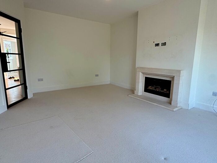 2 Bedroom Bungalow To Rent In Thirlmere Road, Wigston, LE18