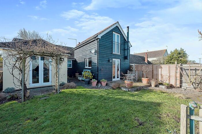 4 Bedroom Bungalow For Sale In The Green, Lawshall, Bury St. Edmunds, IP29