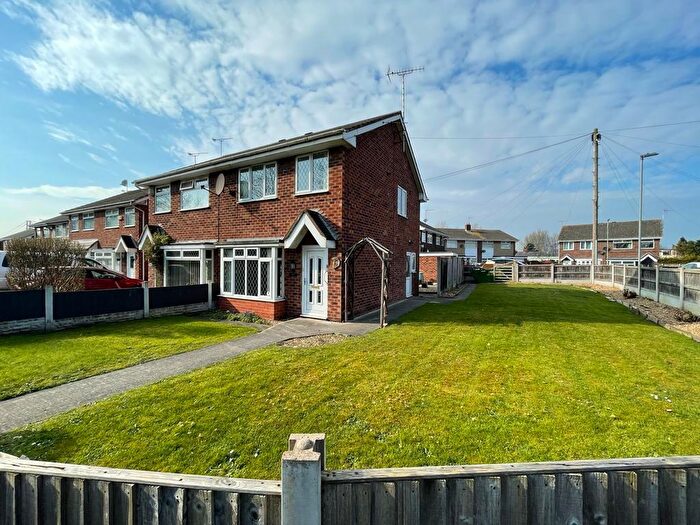 3 Bedroom Semi Detached House To Rent In Claremont Avenue, Garden City, Deeside, CH5