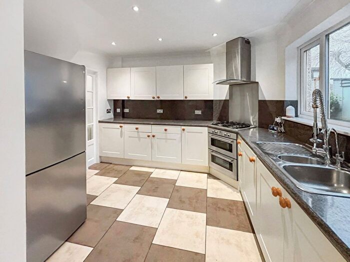 5 Bedroom Detached House For Sale In Crofton Avenue, Bexley, DA5
