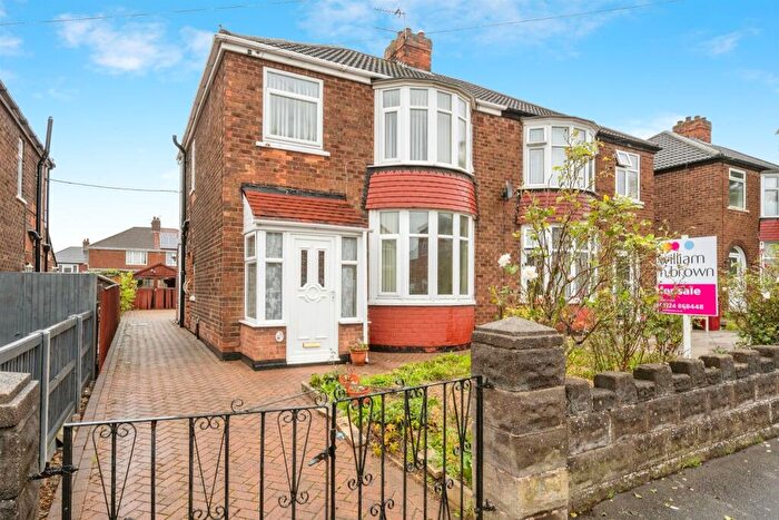 3 Bedroom Semi-Detached House For Sale In Axholme Road, Scunthorpe, DN15