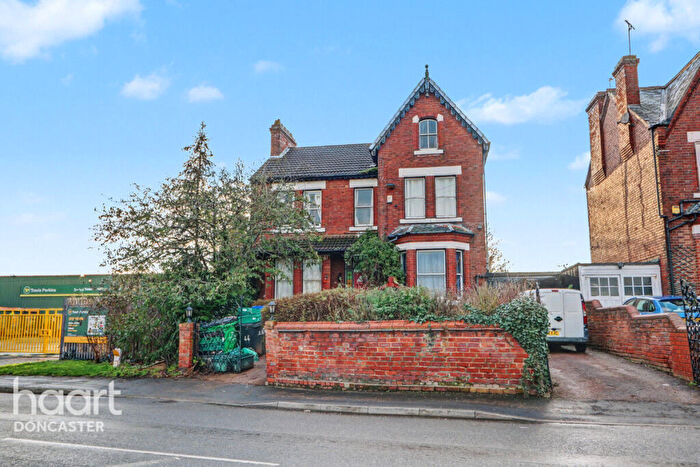 7 Bedroom Detached House For Sale In Tickhill Road, Balby, Doncaster, DN4