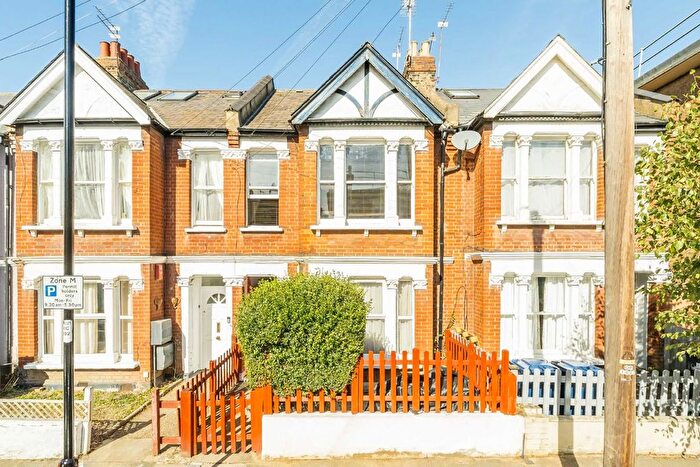 2 Bedroom Flat For Sale In Kent Road, Chiswick, W4
