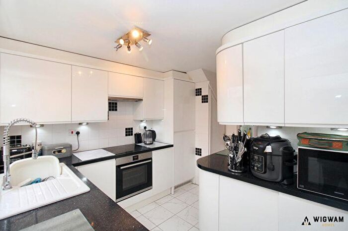 3 Bedroom Terraced House For Sale In Standage Road, Thorngumbald, HU12