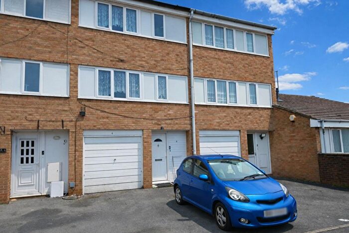 3 Bedroom Property For Sale In Terrell Gardens, Bristol, BS5