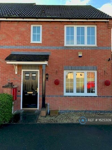 3 Bedroom Semi-Detached House To Rent In Heathcote Drive, Tamworth, B78