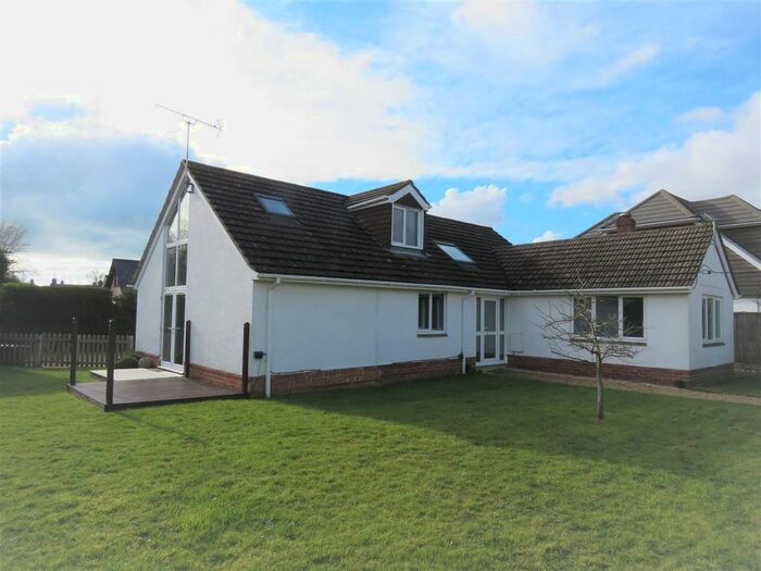 4 Bedroom Detached House To Rent In Everton Road, Hordle, Lymington, SO41