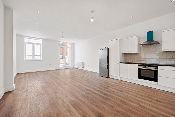 2 Bedroom Flat To Rent In Coombe Lane, London, SW20