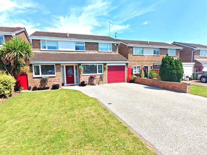 4 Bedroom Detached House For Sale In Tower Hill Road, Corby, NN18