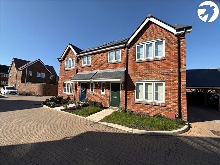 3 Bedroom Semi-Detached House For Sale In Daisy Drive, Swanley, Kent, BR8