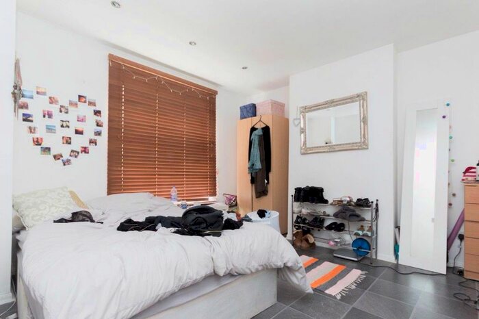 4 Bedroom Semi-Detached House To Rent In Nursery Road, London SW9
