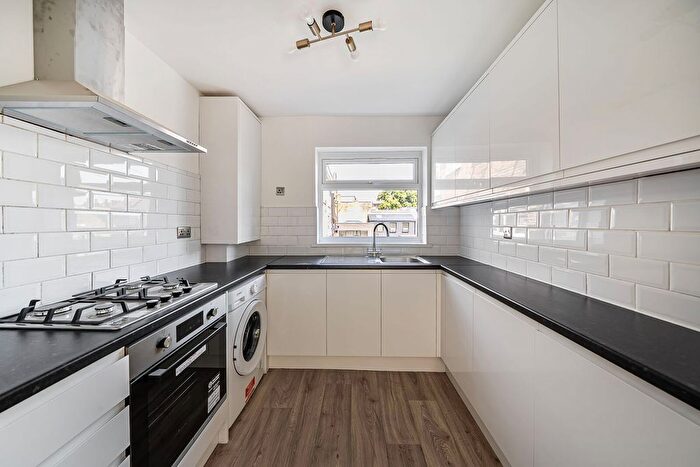 2 Bedroom Flat For Sale In Pawsey Close, Upton Park, London, E13