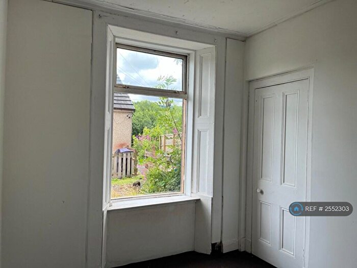 1 Bedroom Flat To Rent In East Main Street, Darvel, KA17
