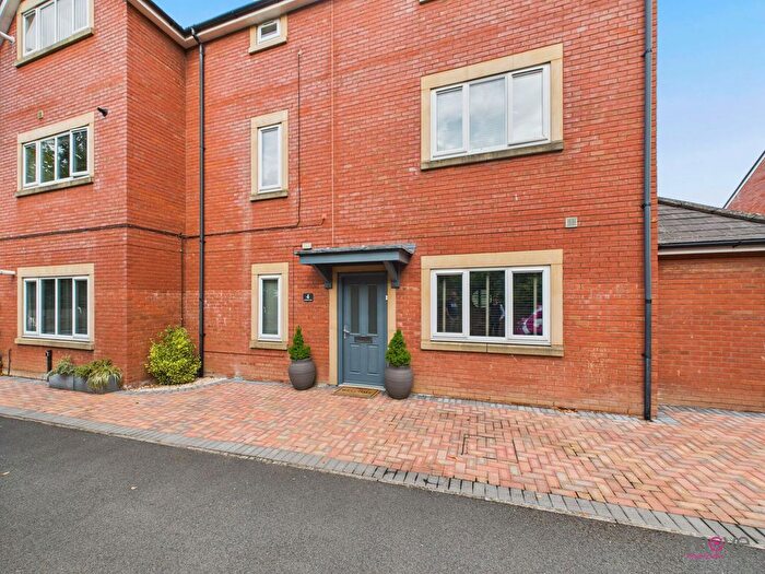 2 Bedroom Flat To Rent In Cirencester Road, Charlton Kings, GL53