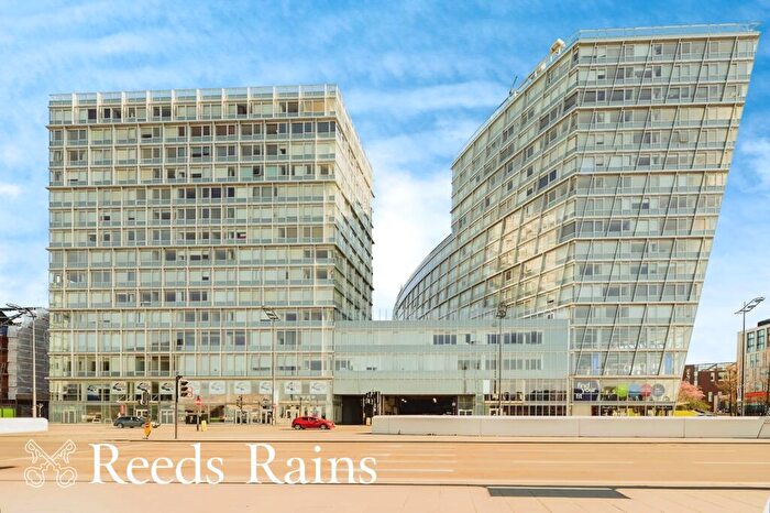 Apartment To Rent In Strand Street, Liverpool, Merseyside, L1