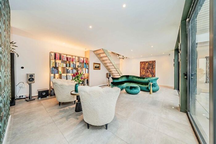 3 Bedroom Property For Sale In Beethoven Street, North Kensington, W10