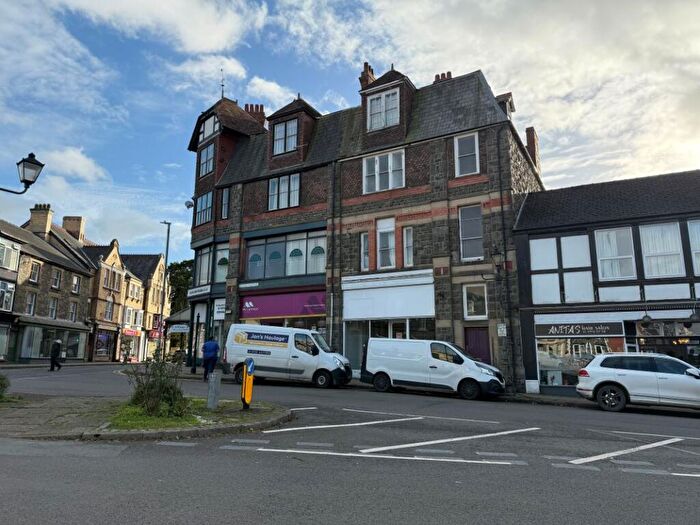 1 Bedroom Flat For Sale In Flat Commerce House, Station Crescent, Llandrindod Wells, Powys, LD1