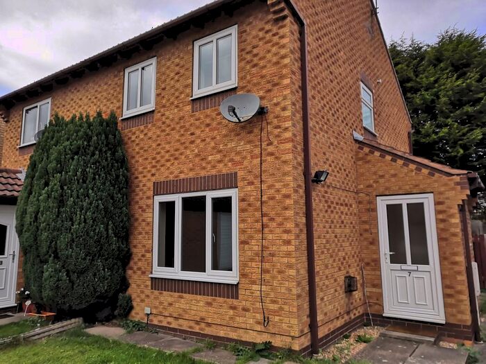 2 Bedroom Semi-Detached House To Rent In Holdenby Close, Retford, DN22