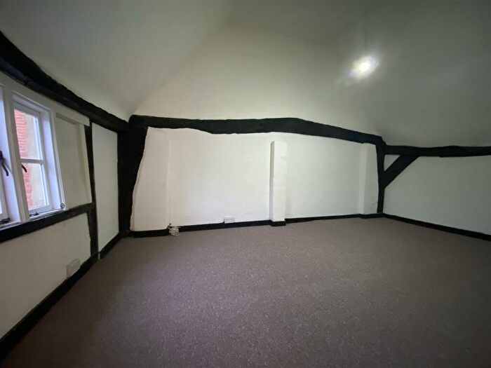 2 Bedroom Cottage To Rent In George Street, Hailsham, BN27
