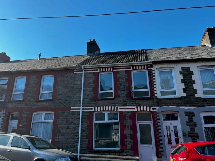2 Bedroom Property To Rent In Railway Street, Llanhilleth, Abertillery, NP13